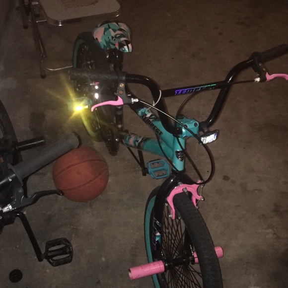 2 bikes - Picture 3 of 4